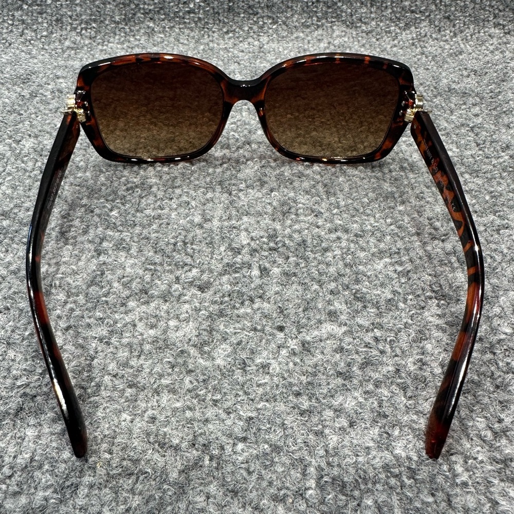 Tiffany & Co. Tortoiseshell Sunglasses with Tiffany Blue Case RB0138 - Picture 6 of 7